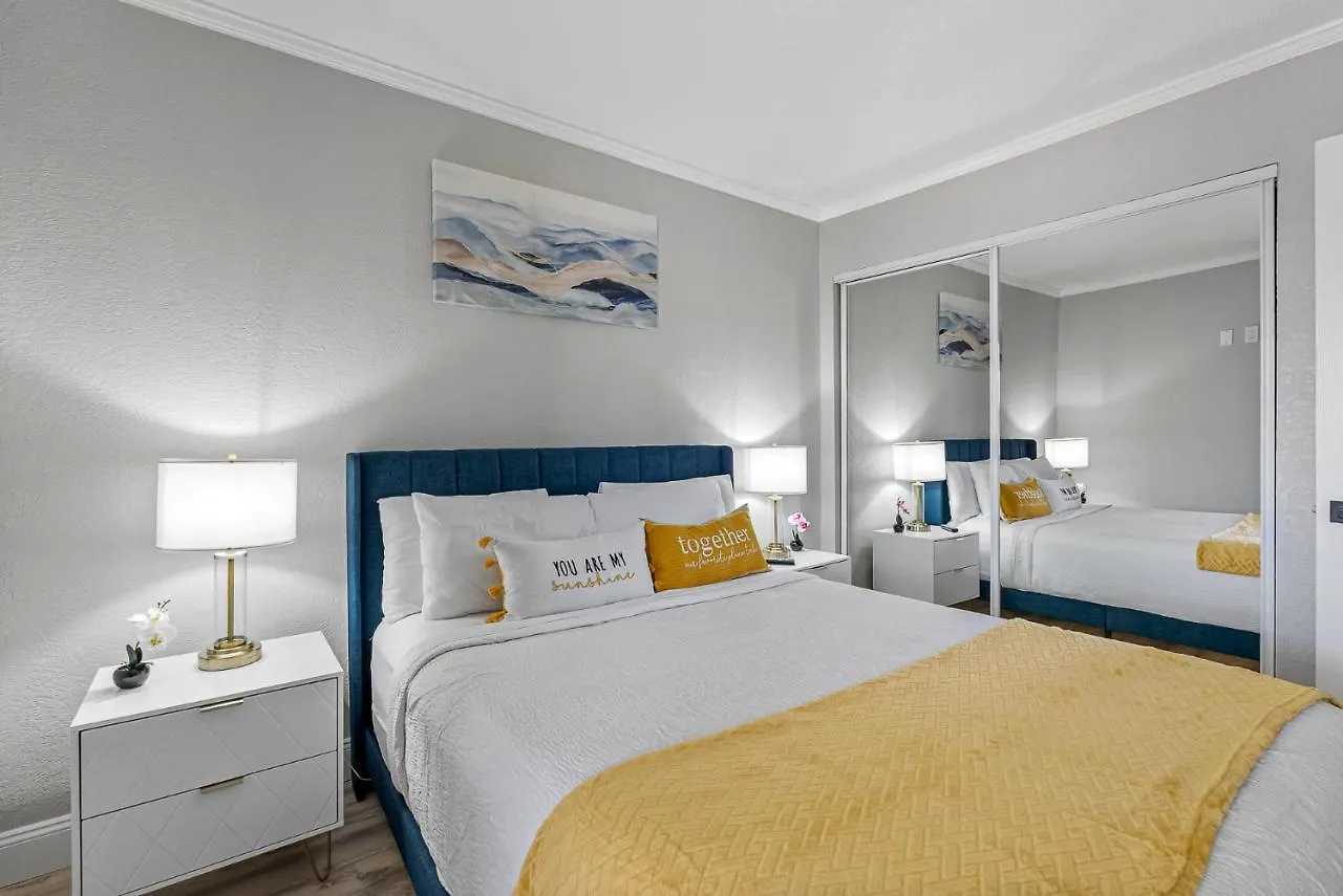 Wake Up To The Ocean Breeze - Enjoy Amazing Views Villa Tampa
