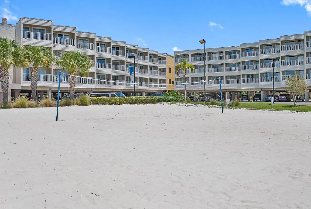 Wake Up To The Ocean Breeze - Enjoy Amazing Views Villa Tampa