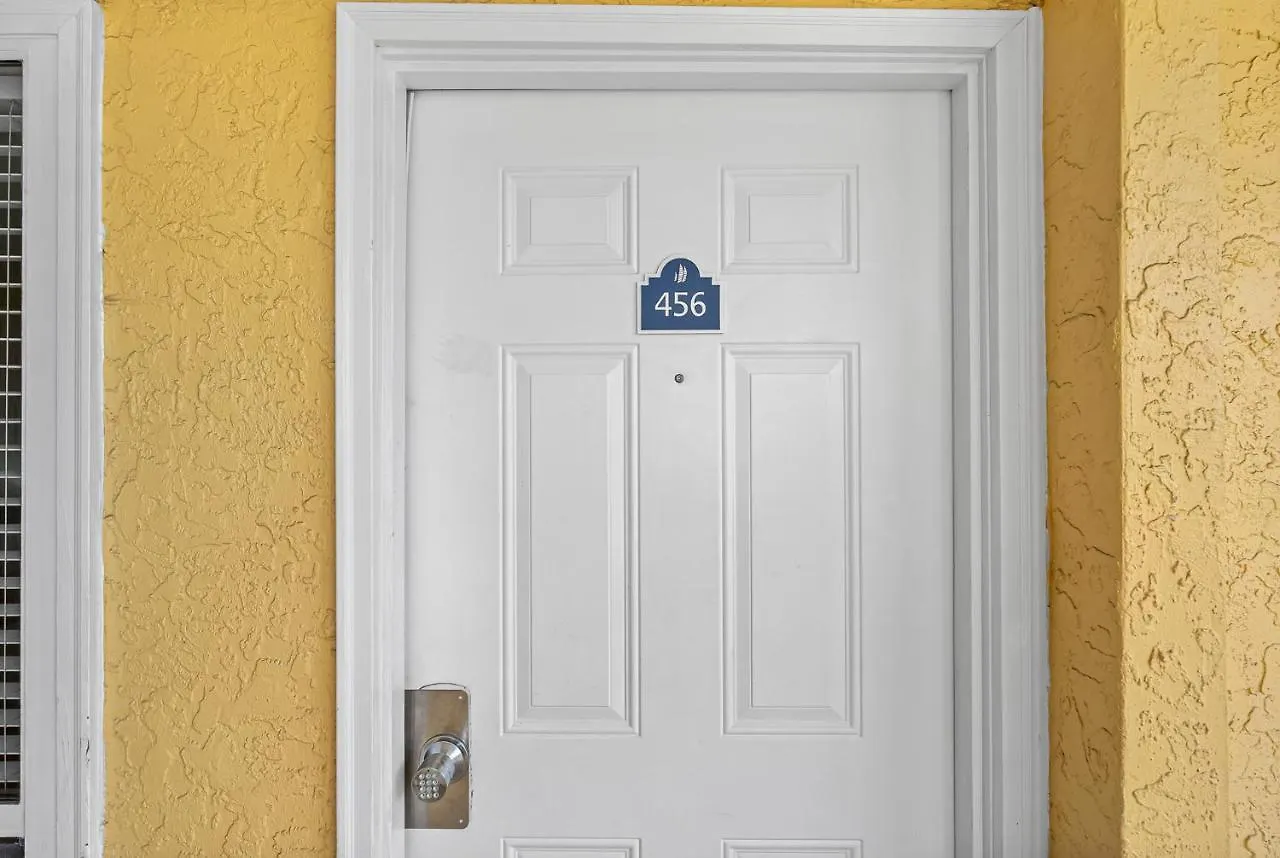 Wake Up To The Ocean Breeze - Enjoy Amazing Views Villa Tampa