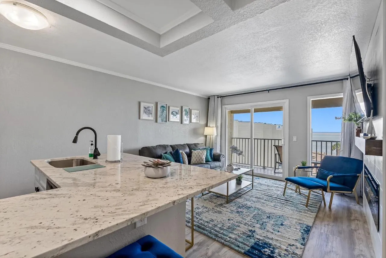 Wake Up To The Ocean Breeze - Enjoy Amazing Views Villa Tampa Holiday home