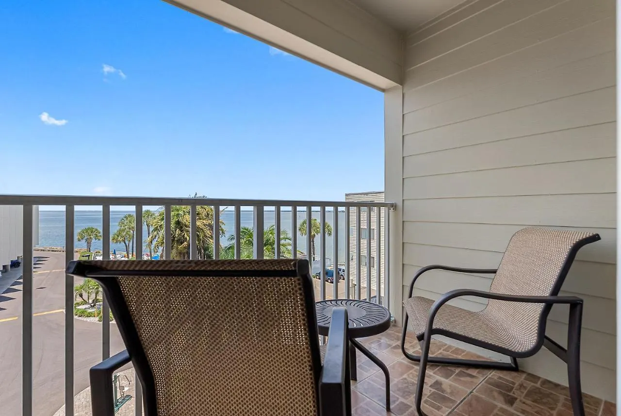 Wake Up To The Ocean Breeze - Enjoy Amazing Views Villa Tampa Holiday home