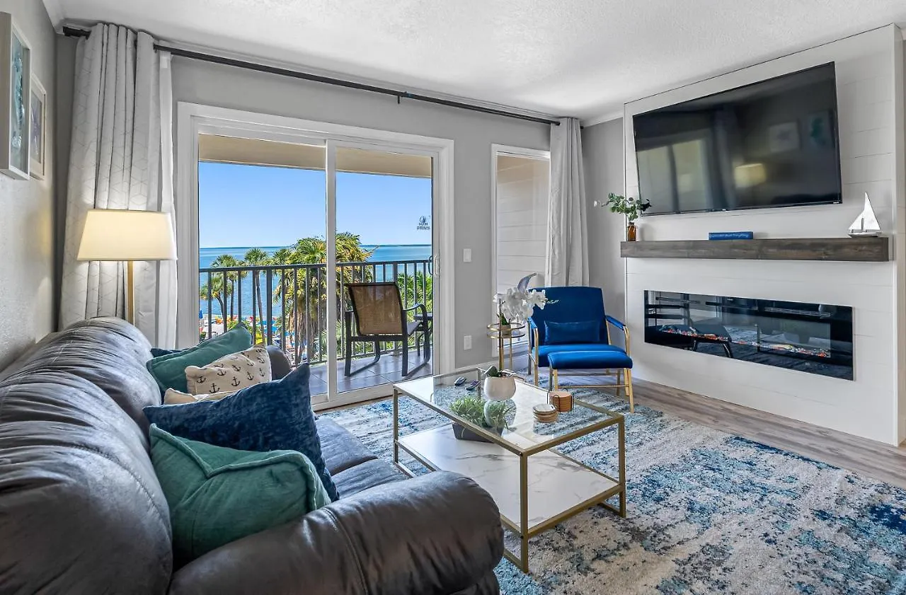 Wake Up To The Ocean Breeze - Enjoy Amazing Views Villa Tampa Holiday home
